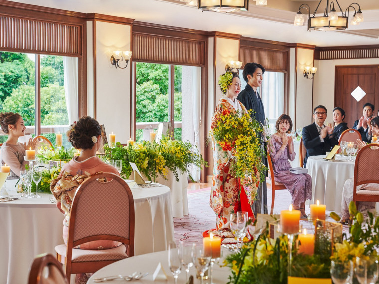 伝統的な結婚式のあとは、家族を囲んで和やかなご会食を