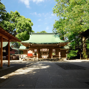 【川越氷川神社・外観】縁結びの神さま川越氷川神社との提携プランをご用意|川越プリンスホテルの写真(27684162)