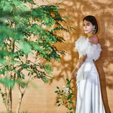 屋内型プライベートガーデンは、季節や天候に全く左右されず いつでも利用可能なのも人気の秘密。ブーケトス、ブロッコリートス、巨大クラッカー等多彩な演出でゲストと盛り上がろう|ベルヴィ武蔵野の写真(60615792)