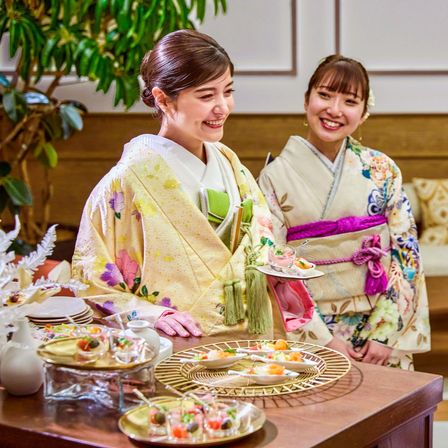 肩ひじ張らず、お食事や会話を楽しむ。ゲストと近い距離でかけがえのない時間をお過ごしいただけます。最新映像演出も使って、メリハリの利いた、素敵なご披露宴になりますように☆彡|ベルヴィ武蔵野の写真(60616811)