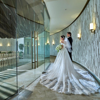 大人気!チャペルでの《光と照明を使った入場演出》