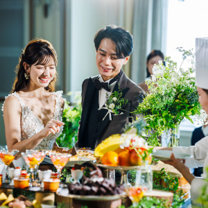 色とりどりのデザートブッフェも楽しめる|ホテルモントレ大阪の写真(54699129)