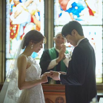 挙式料100%OFF、エンドロールなど、衣裳やホテル宿泊はじめ最大100万円の豪華特典プレゼント