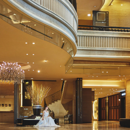 贅沢なほどに寛げるロビーで非日常を感じていただけます。