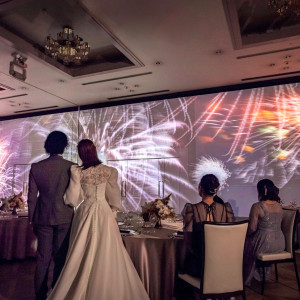 エリア最大のプロジェクションマッピング搭載。壁一面に映し出されるオリジナル演出は圧巻。前撮り写真を使った入場演出も可能◎|ホテルフラッグス佐世保九十九島の写真(54706535)