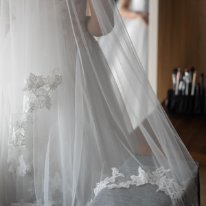 【九州トップクラスのドレス所有数】自社ドレスブティック『ティアラブティック』。ブラインド衣裳や最新トレンドを抑え、グループ内での取り寄せレンタルも可能◎|ホテルフラッグス佐世保九十九島の写真(54709547)