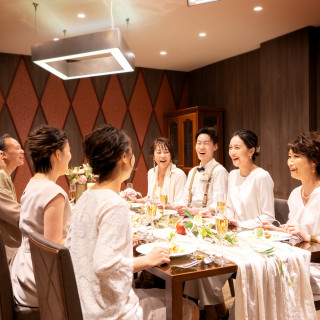 家族の絆深まる少人数会場“The ONE”