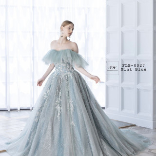 【九州トップクラスのドレス所有数】自社ドレスブティック『ティアラブティック』。ブラインド衣裳や最新トレンドを抑え、グループ内での取り寄せレンタルも可能◎