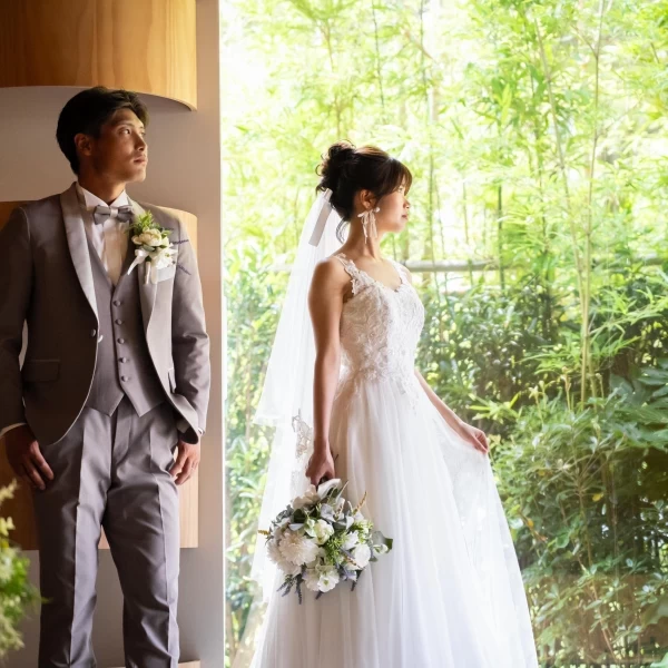 自然光が差し込むロマンチックな一枚