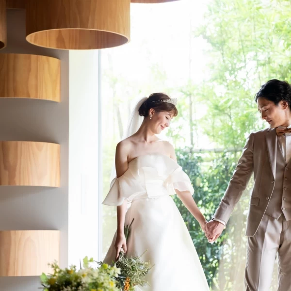 チャペル内でおふたりらしさ溢れる一枚を