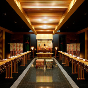 【神殿】凛とした空気感に心が清められる、日本ならではの神前式を現代感覚で表現|ルークプラザホテルの写真(37655404)