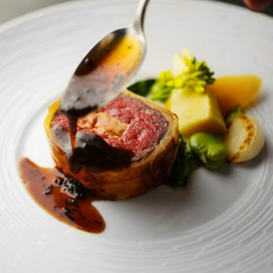 【五感で感じる】新チャペル×絶景演出体験×牛フィレ豪華試食