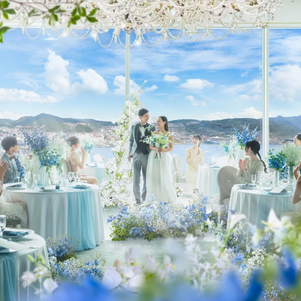 落ち着きのあるスタイリッシュで大人っぽい会場。結婚式の憧れを叶えませんか？