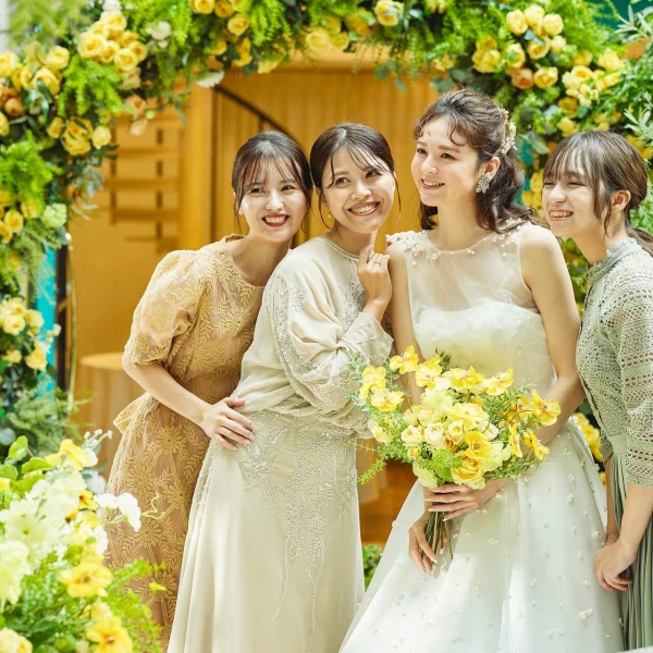 柔らかい陽光と花と緑に囲まれた空間でかけがえのないお時間を