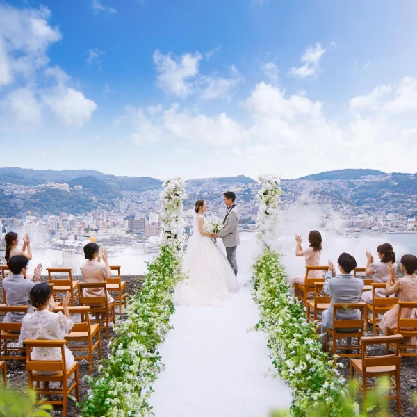 長崎の絶景を望めるルークプラザホテル。景色もおもてなしとしてゲストにきっと喜ばれるお時間に。