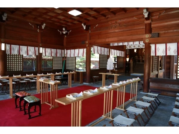 伝統を引き継いだ、厳かなご本殿