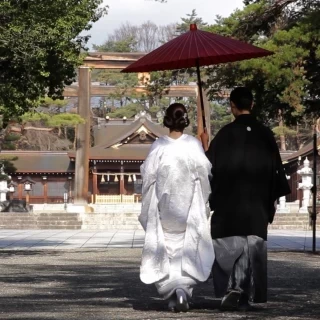市内の衣裳店から、県外までサポートできる衣裳店をご提案！！
特別な一日に着る、大切なお衣裳選びをしっかりとサポート☆