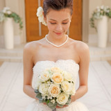 結婚式当日は女性にとってかけがえのないひと時。最高に輝けるあなたでいられるように、メイク、小物、衣裳など様々なご準備をいたしております。ご要望はなんでもお伝え下さい。