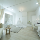 完全個室のブライズルーム。広いお部屋でゆったりくつろげる。