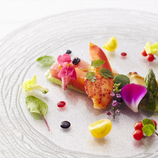 【はじめて来館のカップル限定】「婚礼料理プレート試食」もしくは「レストランバイキング」をプレゼント!