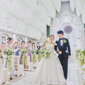 【*2万円コース試食*＆ギフト付き】大聖堂×3D演出×ドレス