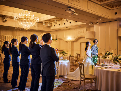 生涯一度の瞬間を見守り40年間
たくさんの花嫁が夢を叶えてきた
舞台とスタッフがここに！