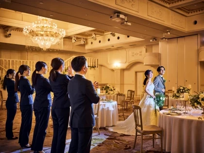 生涯一度の瞬間を見守り40年間
たくさんの花嫁が夢を叶えてきた
舞台とスタッフがここに！