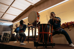 開演前の和太鼓の演奏|大國魂神社 結婚式場の写真(55206490)