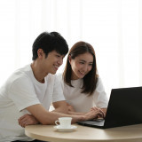 遠方からのお二人にも安心。ご成約後のお打ち合わせはオンラインで可能。