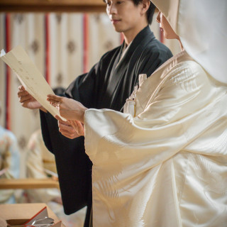歴史ある神社で誓う結婚式