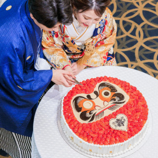 だるまケーキに目入れの儀