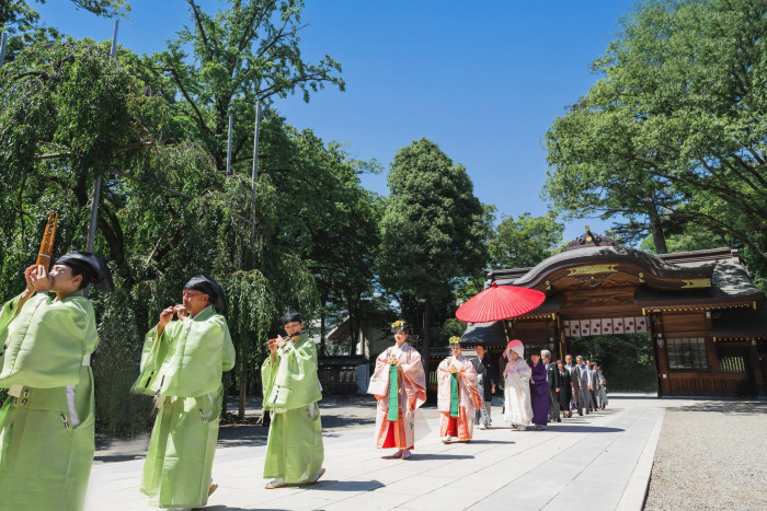 歴史ある神社で参進の儀（花嫁行列）国内外から選ばれている挙式＋フォト