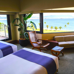 目覚めると眼の前には一面に広がる海。全室オーシャンビューの客室。朝日から星空まで楽しめます。|THE LUIGANS Spa & Resort(ザ・ルイガンズ．スパ＆リゾート)の写真(14337804)