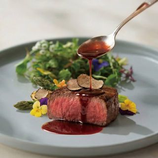 温かいものは温かいうちに、冷たいものは冷たいまま、お肉の焼き加減も一人ひとりにお伺いします