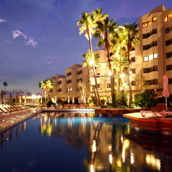 夜のルイガンズはまた違う雰囲気に