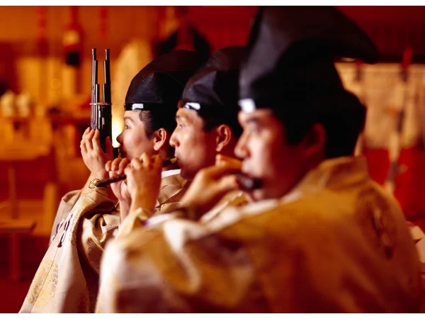 【神前式場】凛と張り詰める空気、悠々と流れる雅楽の音色に包まれて