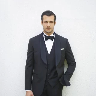 高貴なクラッシックスタイルからお洒落でカジュアルなタキシードスタイルまで。バリエーション豊かな小物使いでオンリーワンの個性溢れるスタイルが実現します。