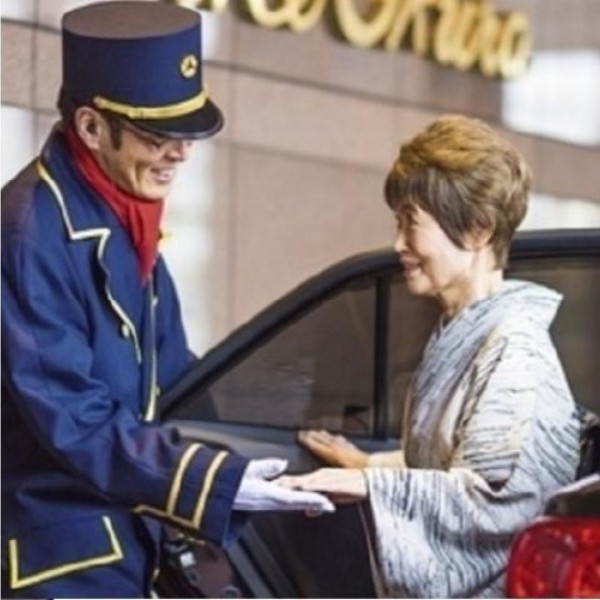 ホテルに着いた瞬間から上質空間。
スタッフ全員でゲスト・新郎新婦様をおもてなしいたします