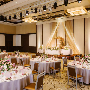 ホテルならではのシックで洗練された空間に華やかさも加えて。|JR九州ステーションホテル小倉の写真(56672287)