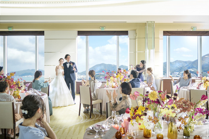 北九州の街や自然を一望する絶景と本格フレンチを軸とした美食を堪能できます。