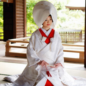 白無垢姿が映える提携神社の神楽殿|千草ホテルの写真(4931315)