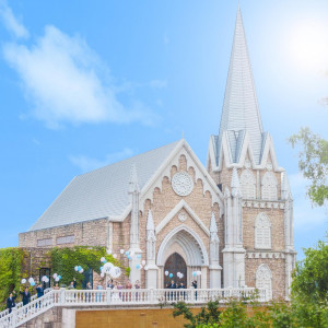 幹線道路からも見える外観が印象的な大聖堂|ベルヴィ郡山館の写真(56217085)