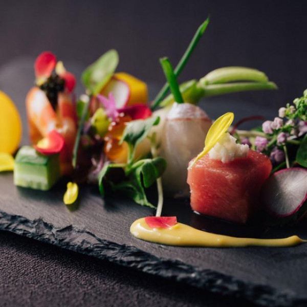 三ツ星レストランで腕を磨いたシェフが腕によりをかけてつくるフレンチ