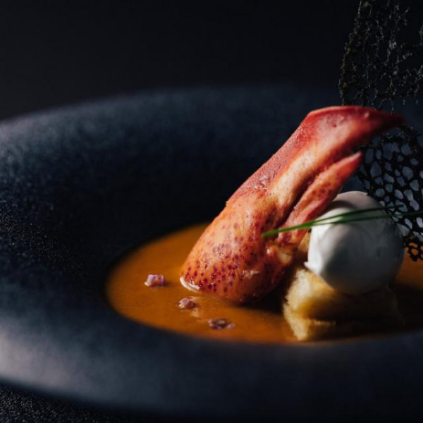 三ツ星レストランで腕を磨いたシェフが腕によりをかけてつくるフレンチ