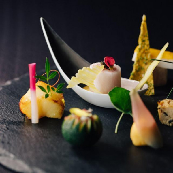 三ツ星レストランで腕を磨いたシェフが腕によりをかけてつくるフレンチ