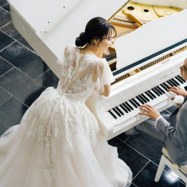 明るい空間で叶える映画のワンシーンのような上質なパーティ