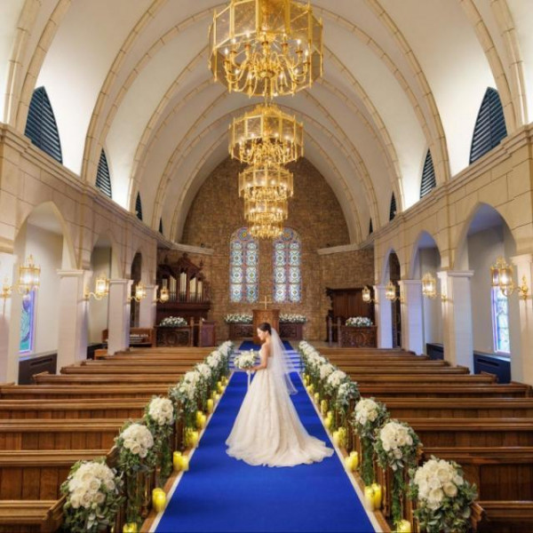 バージンロードが特徴の聖ステーラ教会。