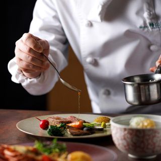【平日限定】豪華試食×アフタヌーンティー＆2泊3日の宿泊プレゼント