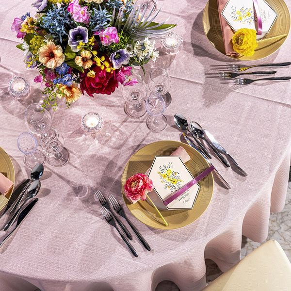 ゲストテーブルも真上から撮影すると違うイメージに|ラヴィーナ姫路(Wedding Manor House La Viena Himeji)の写真(26118092)