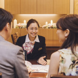 おふたりと一緒に結婚式を創り上げるウエディングプランナー。寄り添っておふたりの想いを紡ぎます。遠慮なく何でもご相談ください!